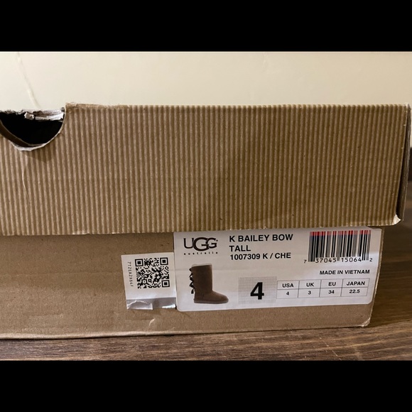 Chestnut UGGS - Picture 1 of 5